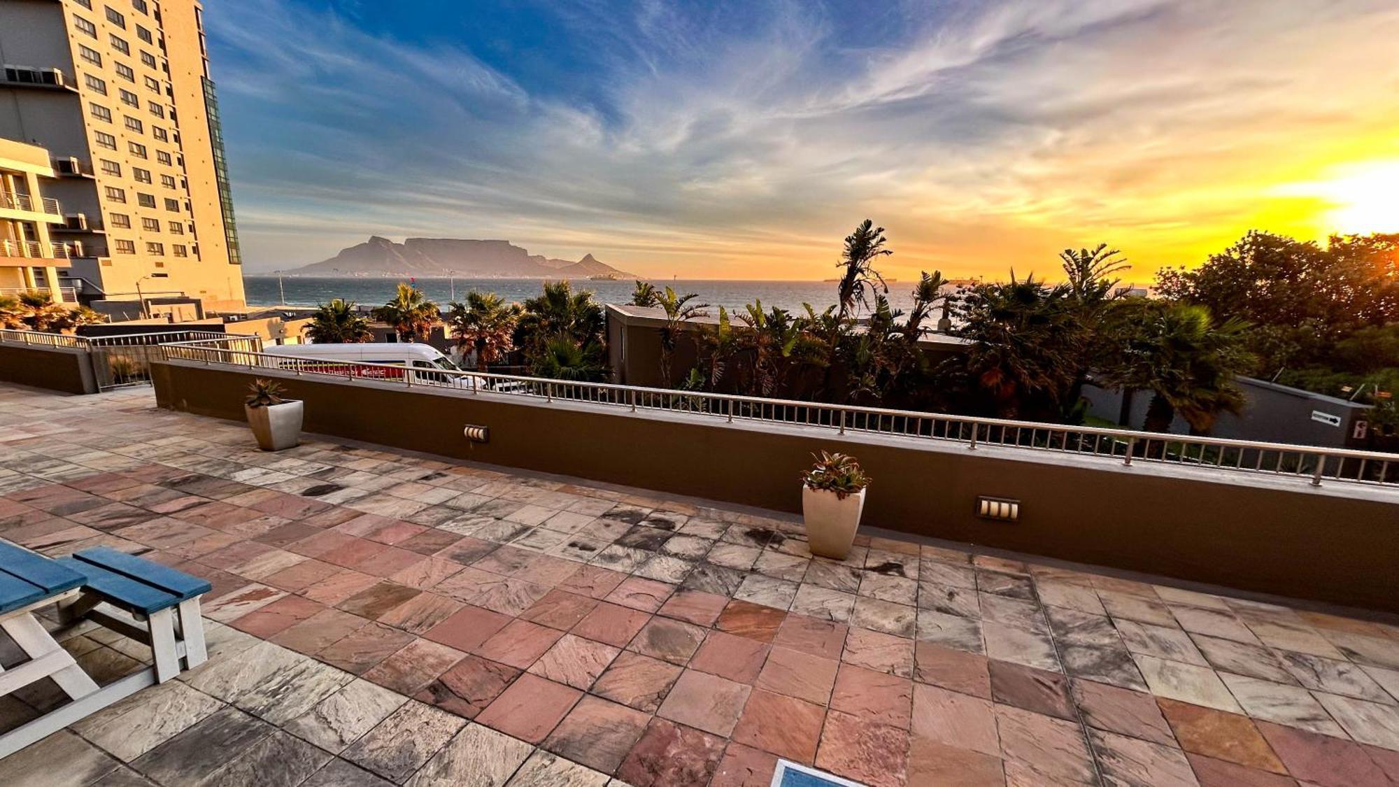 Heaven On Earth - Blouberg Beachfront Self-Catering Apartment Bloubergstrand Eksteriør billede